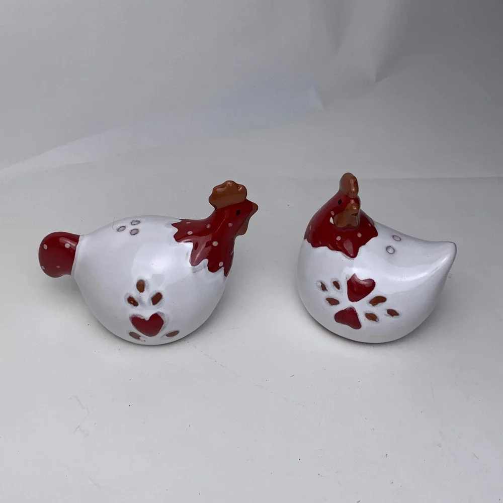 Vtg Style Ceramic Hen Salt and Pepper Shakers Red White Heart Farmhouse Decor